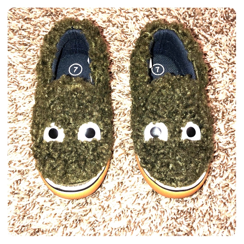 Boys cat and jack slip on shoes